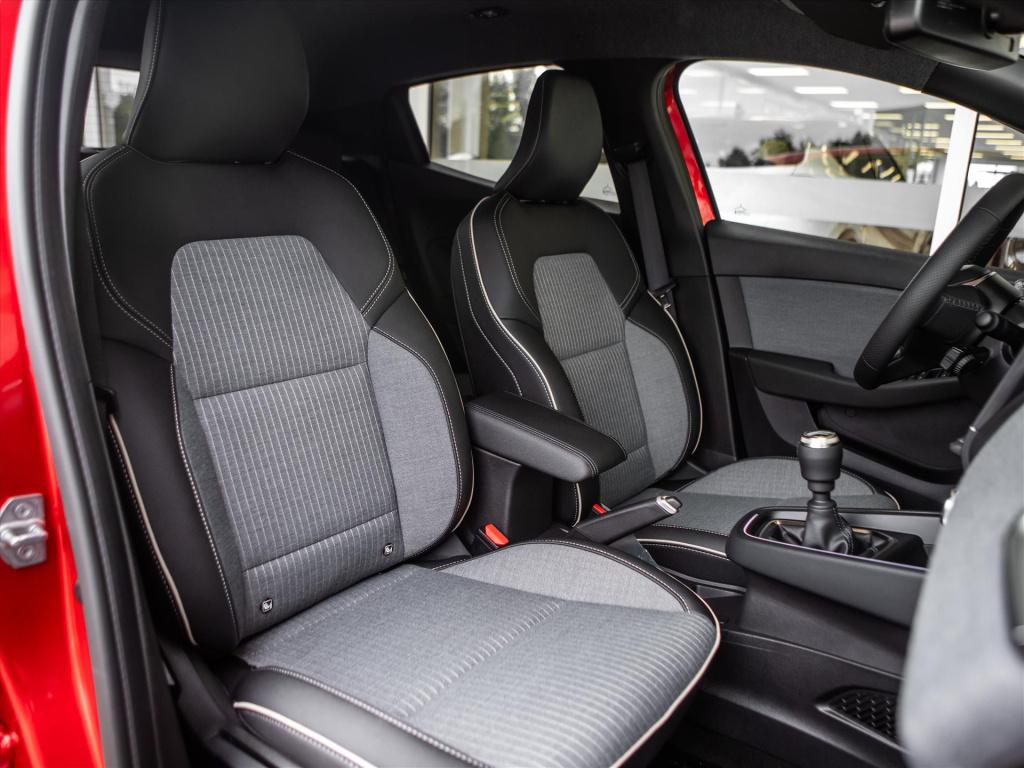 Renault Clio 1.0 tce 90 techno | navigatie | park. sensoren | camera | stoe