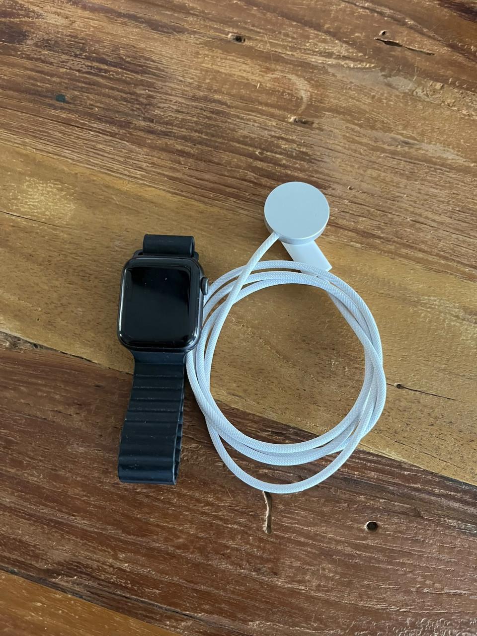 APPLE Watch Series 6 Nike+ 40mm spacegrijs aluminium