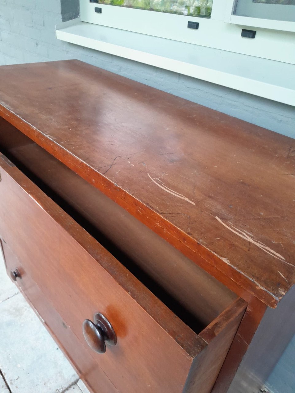 Te koop: oude ladenkast