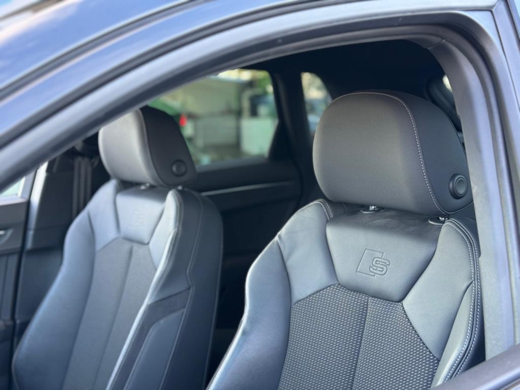 Audi Q3 35 tfsi 3x s line * matrix led * keyless * stoelverwarming