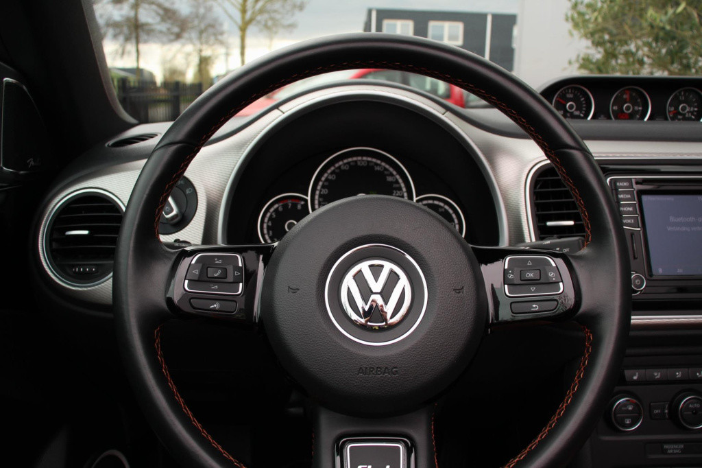 Volkswagen New Beetle cabriolet 1.4 tsi r-line club bluemotion - dab - led 