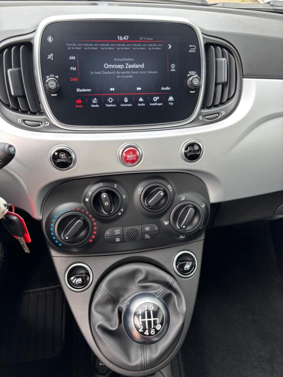 Fiat 500 1.0 hybrid hey google