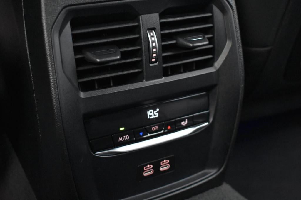 BMW 3-serie touring 318i high executive sport line | trekhaak | apple carpl