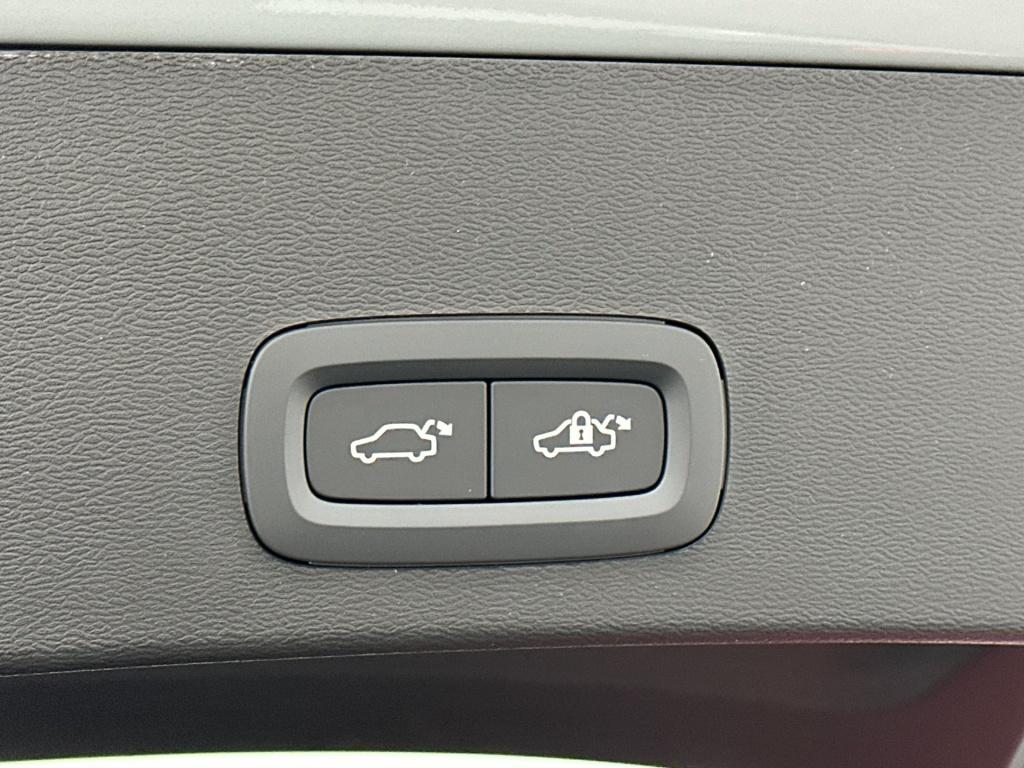 Volvo Ex40 extended range ultra dark europa