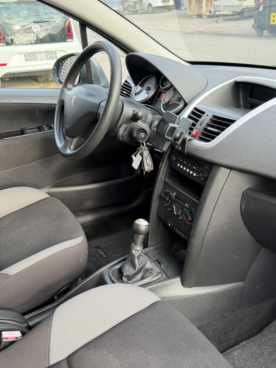 Peugeot 207 zuinige 1.4 VTI 5DRS 2008 met 160000KM Jaar APK