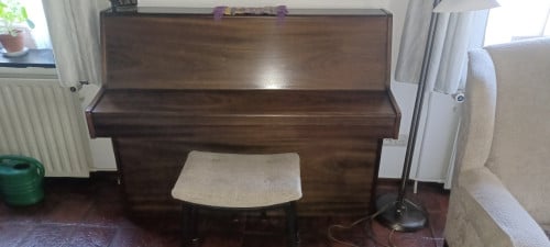 Piano Kemble