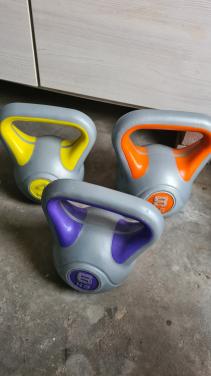 3 kettlebells te koop.