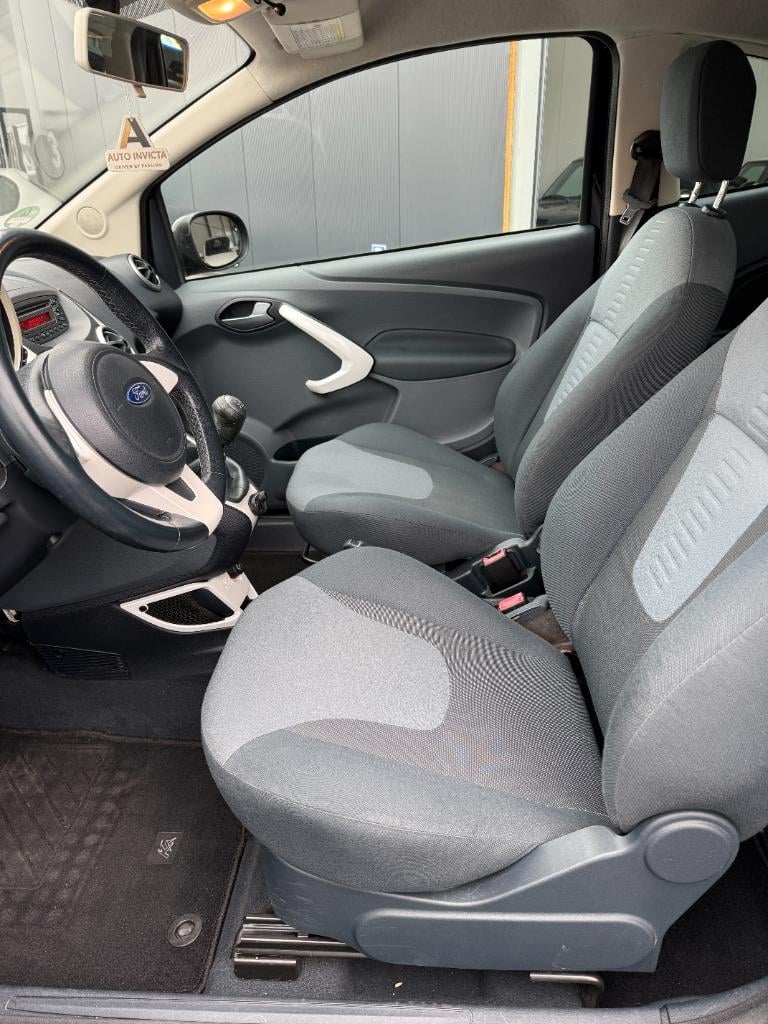 Ford KA 1.2 - titanium - airco