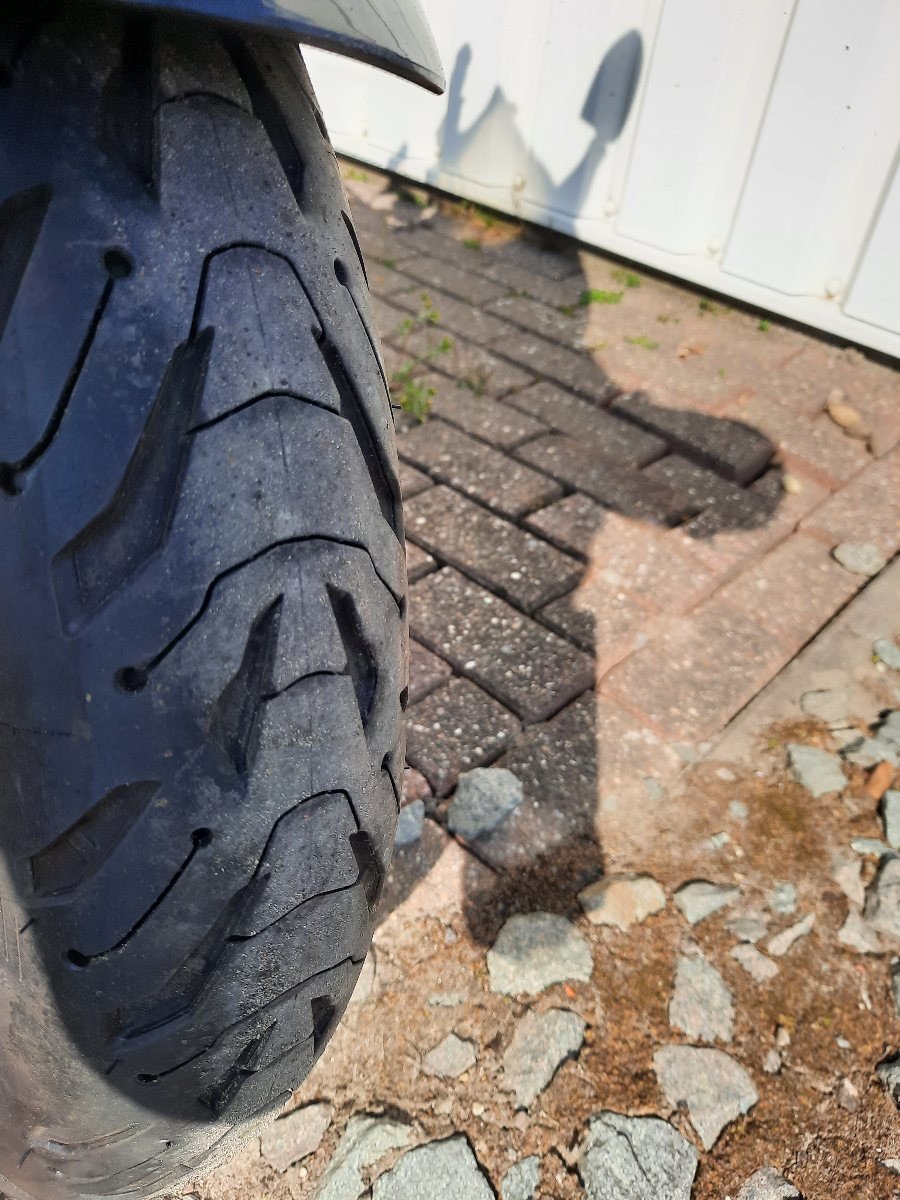 Suzuki GSX600F uit 2006 met recht stuur