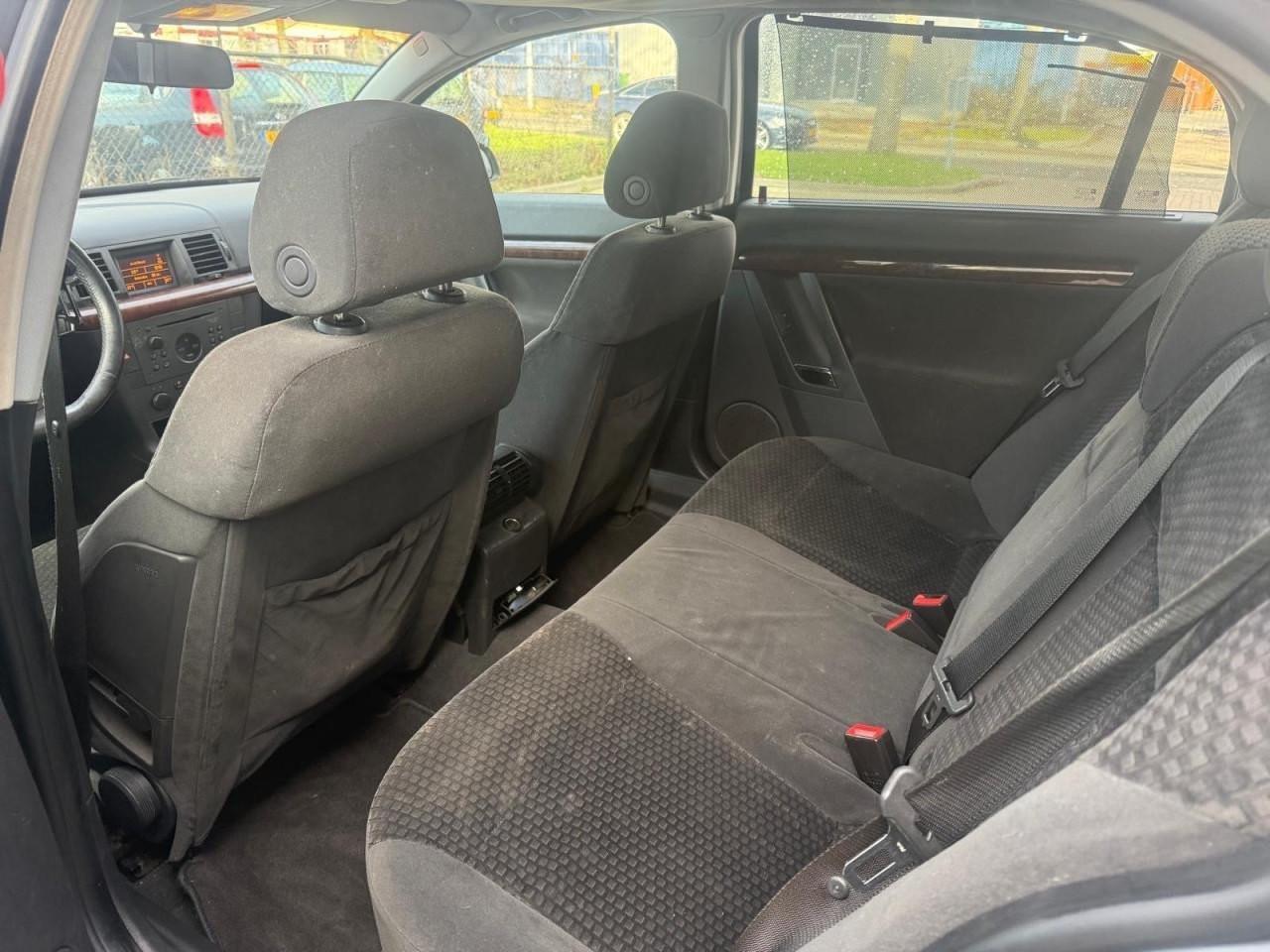 Opel Vectra 1.8-16V Elegance Vol Jaar Apk