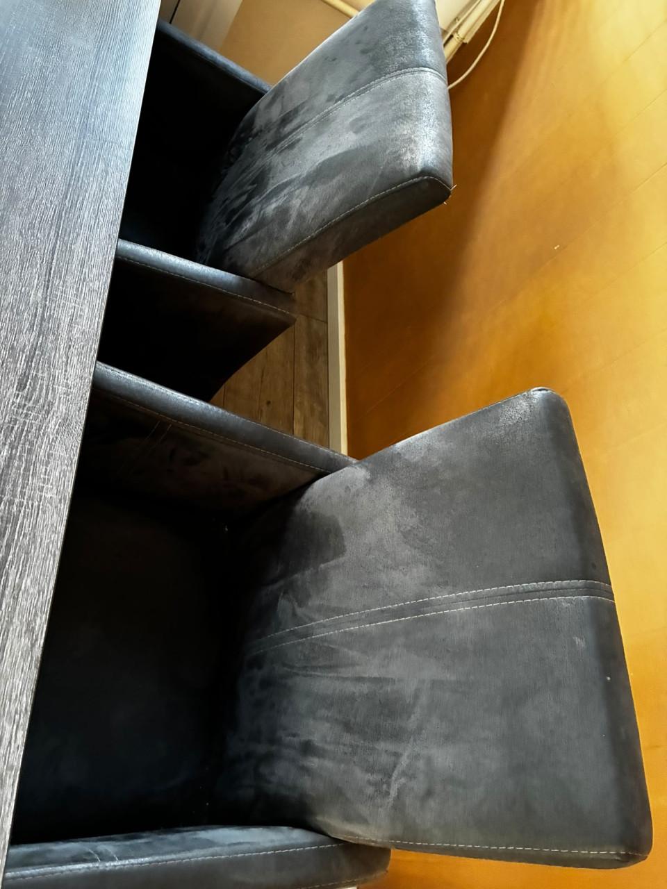 Tafel incl 4 stoelen