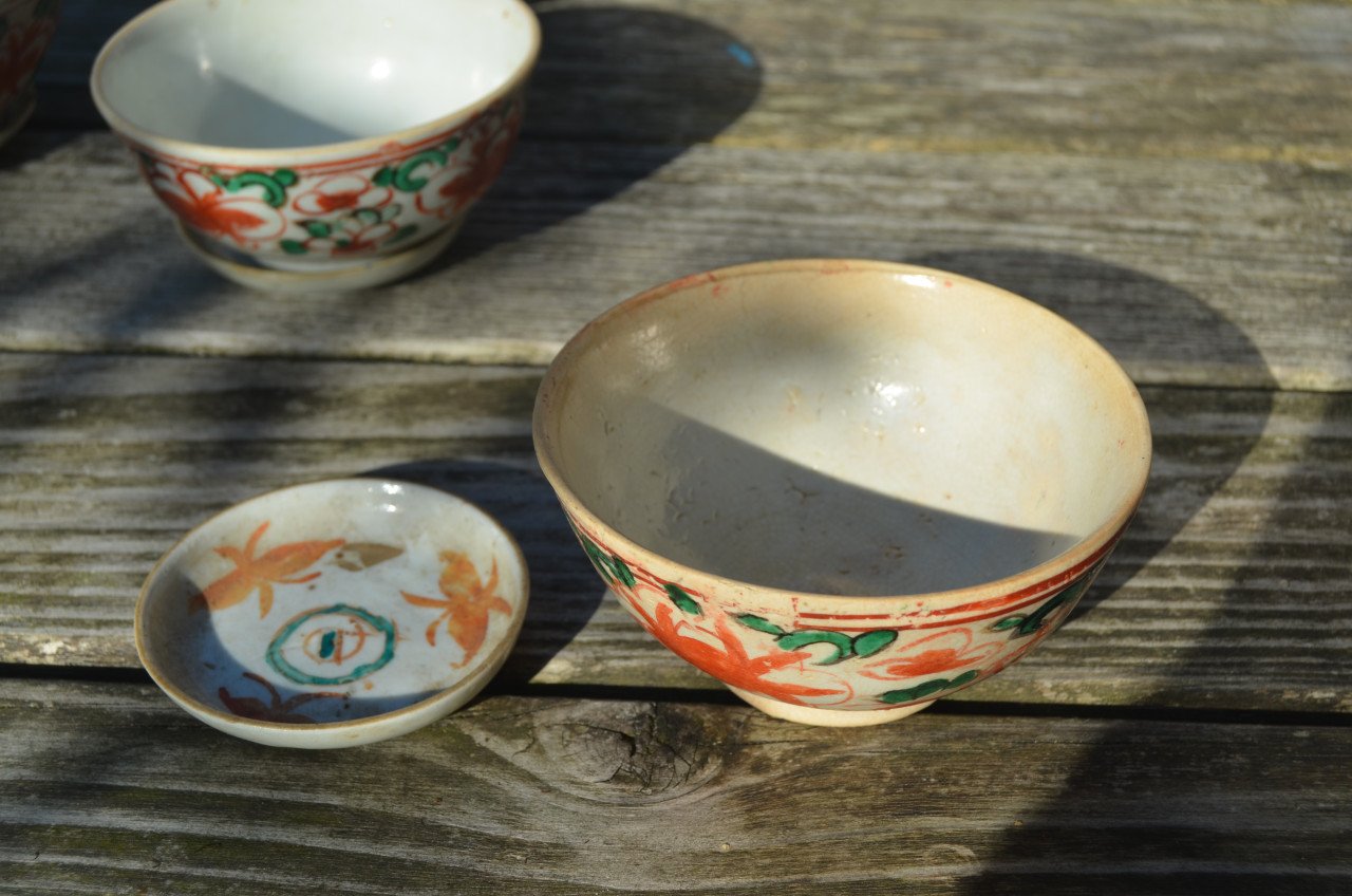 5 Swatow Late Ming theekommetjes en schoteltjes
