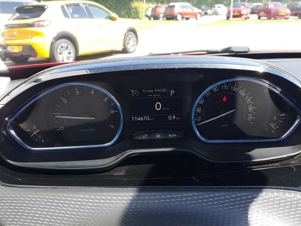 Peugeot 2008 1.2 pt 110pk allure eat6 automaat navigatie | achteruitrijcame