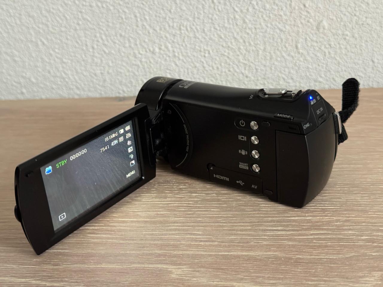 Complete Samsung HMX-H300 camcorder
