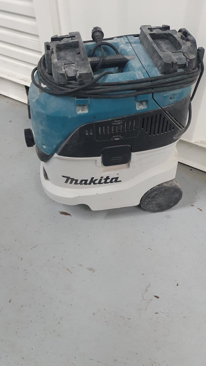 Makita bouwstofzuiger VC4210