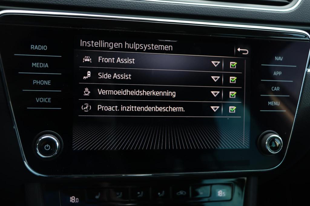 Skoda Superb combi 1.4 tsi iv laurin & klement 218pk dsg6 | soh 96,9% |