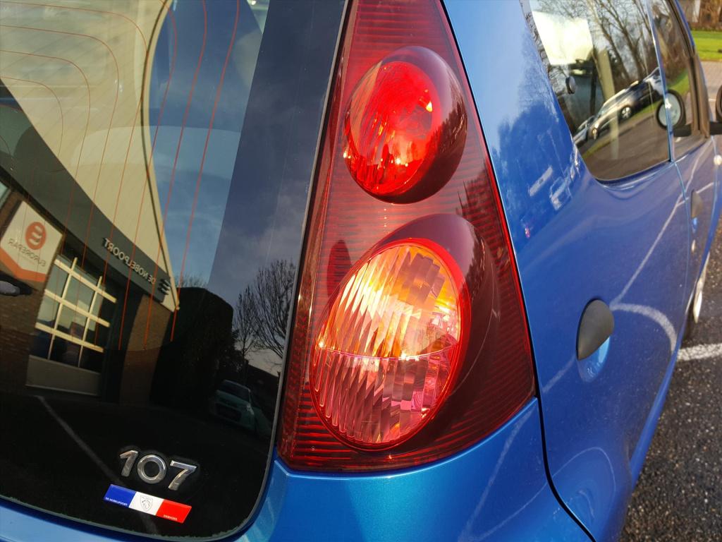 Peugeot 107 1.0 68pk 5d access pack accent airco | lage km-stand! | radio &