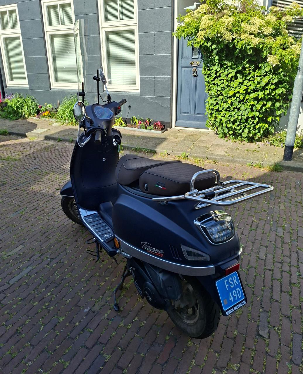 Scooter GTS Toscana Exclusive (2024) /1e Eigenaar / 2768 km