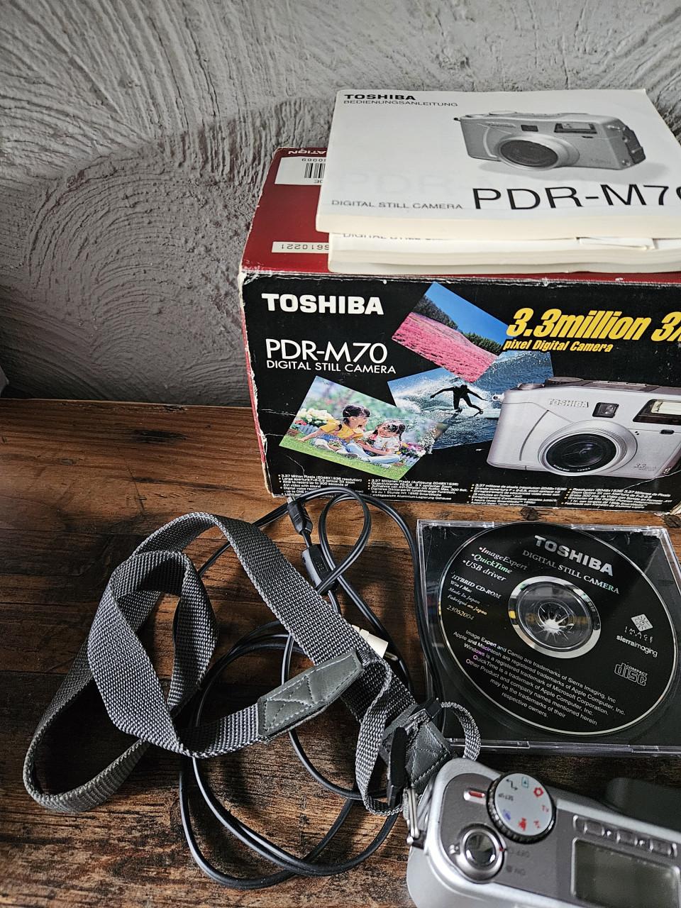 Zgan Toshiba PDR-M70 Digitale Camera met 3.3MP en 3x Zoom