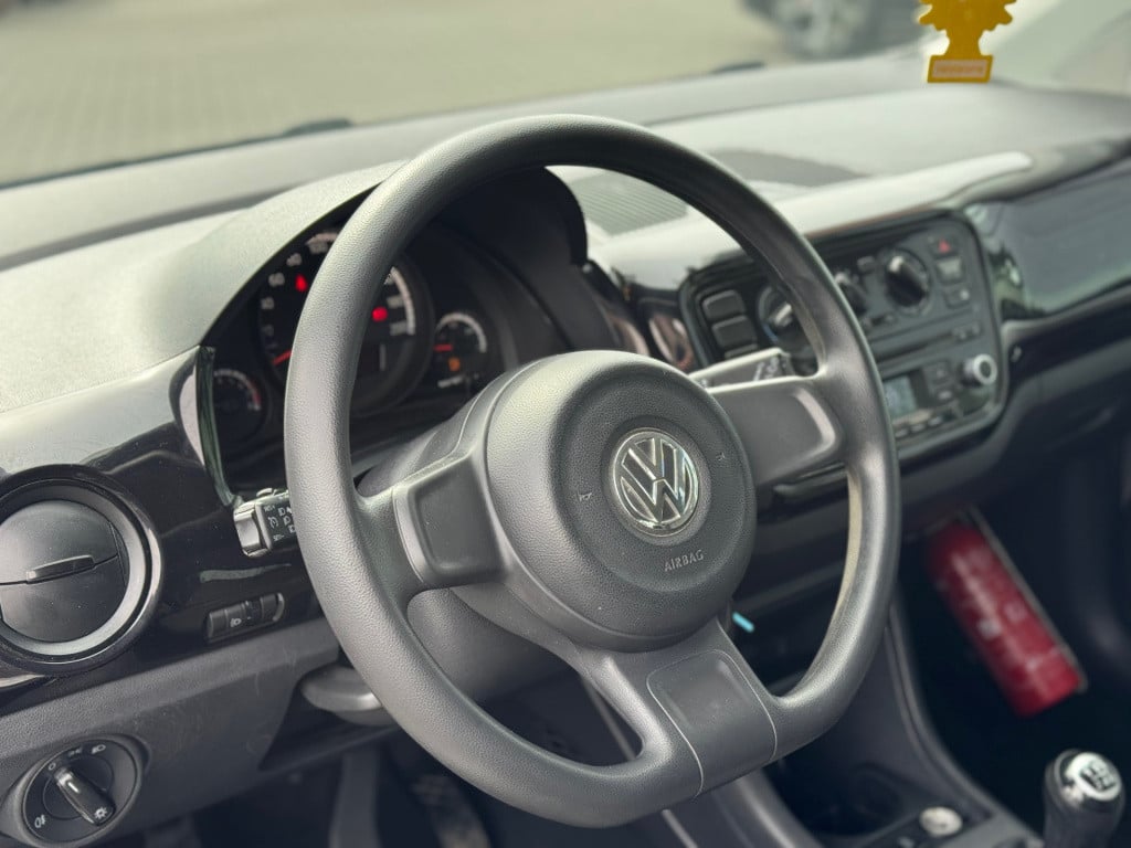 Volkswagen UP! 1.0 move up! bluemotion * airco * pdc * 5 deurs