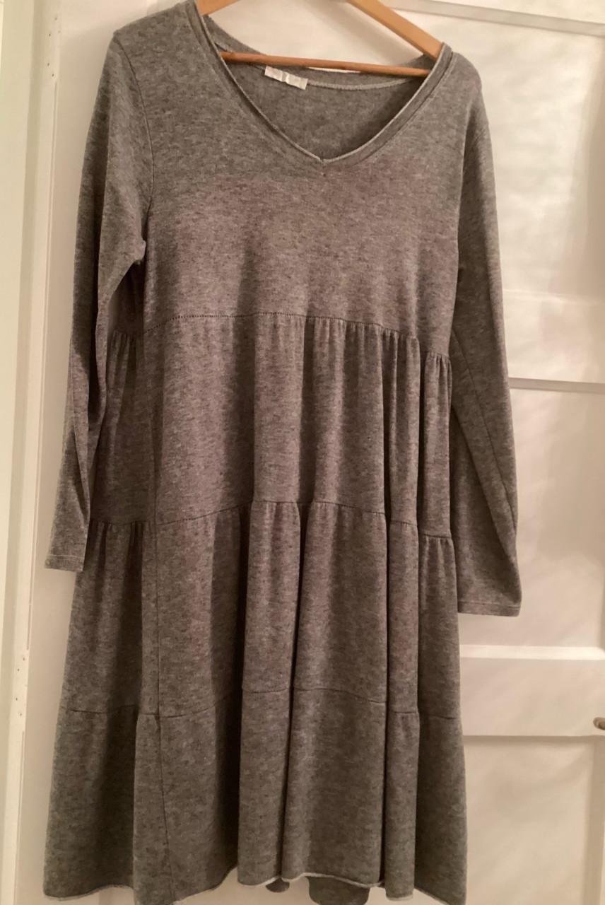 Warme grijze jurk maat xl zgan