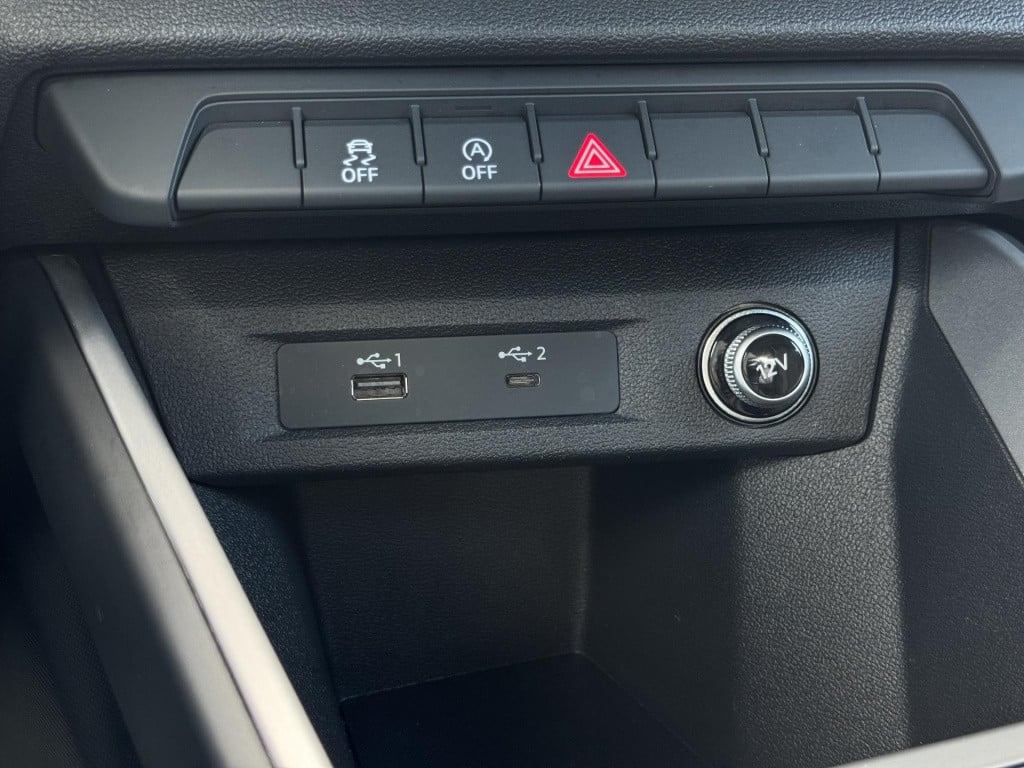 Audi A1 Sportback 25 tfsi pro line nl-auto | apple carplay | climate contro