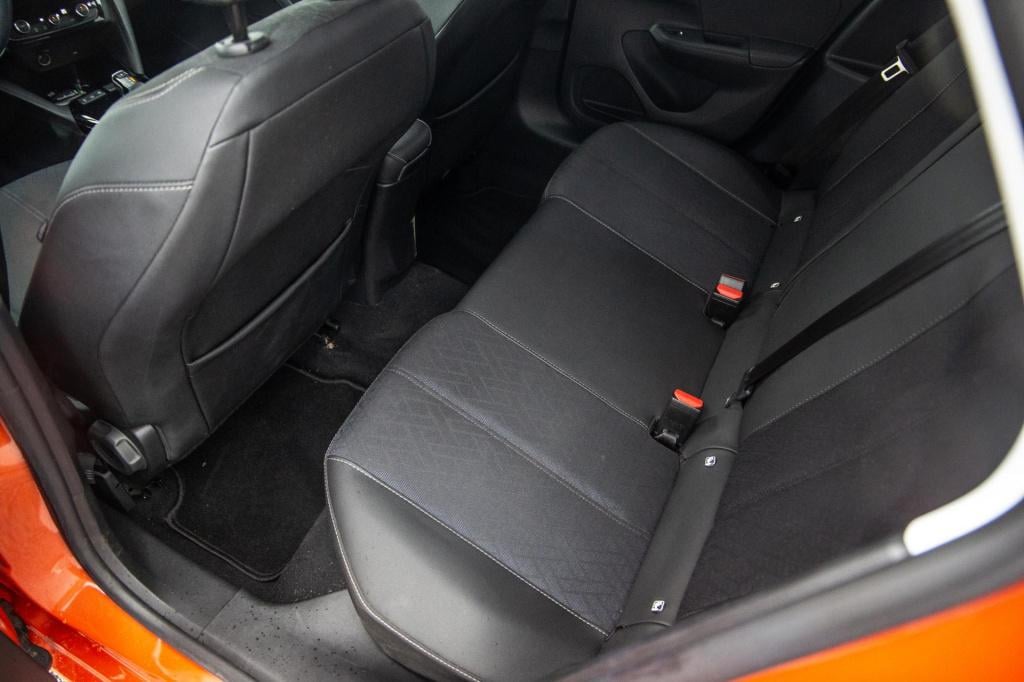 Opel Corsa 1.2 turbo automaat / carplay / camera / dealer auto