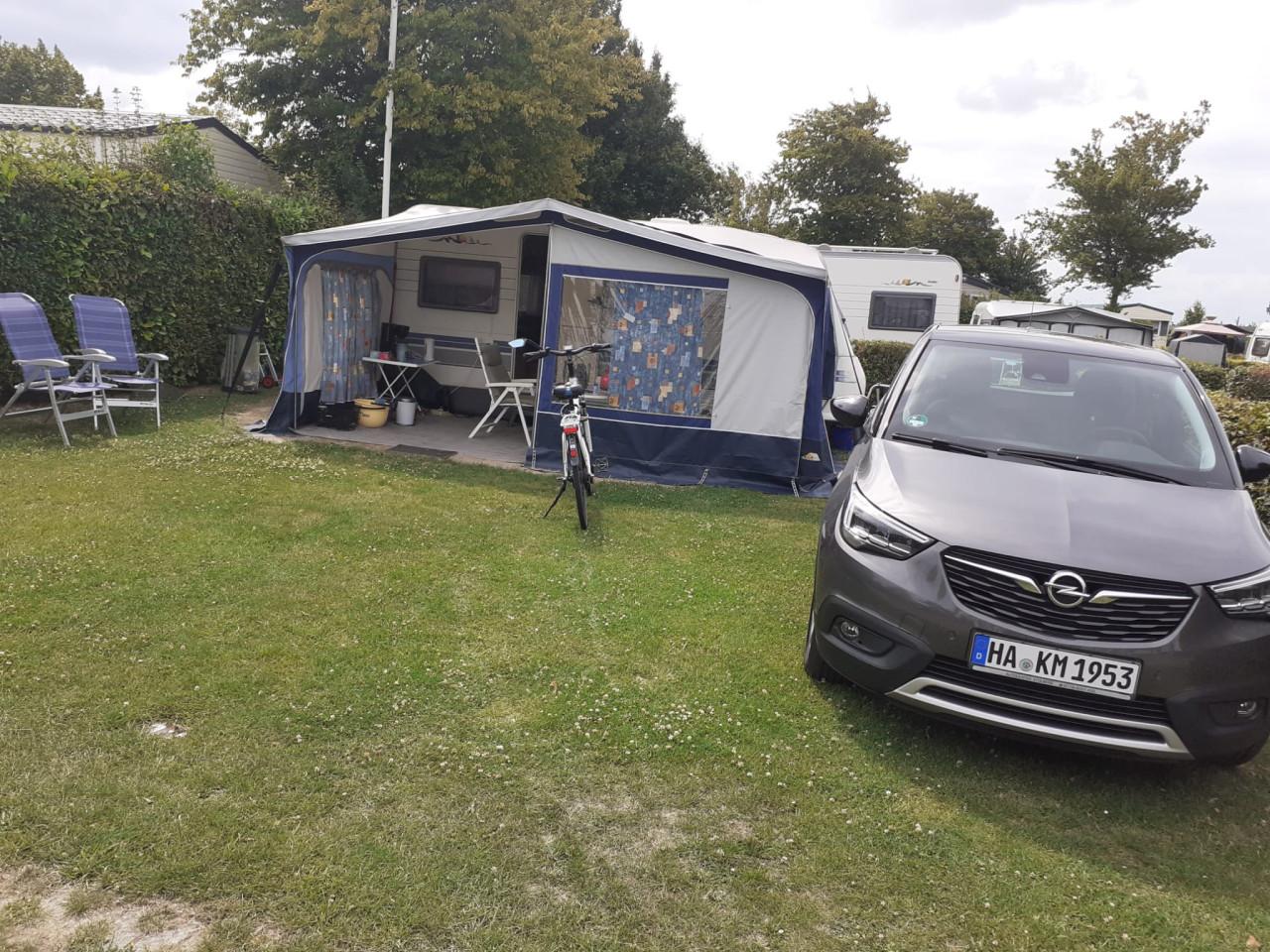 Hobby de luxe 495 met voortent en duitse papieren