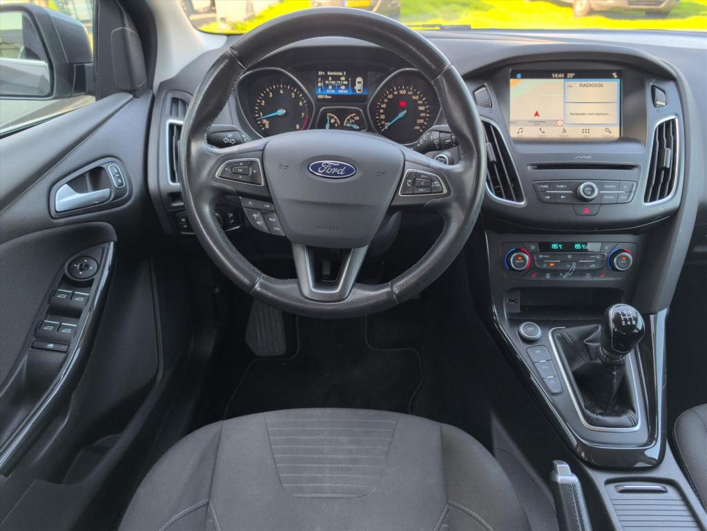 Ford Focus 1.0 ecoboost 5-deurs titanium | carplay | trekhaak | nwe distrib
