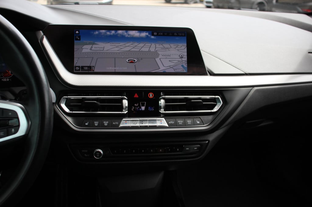 BMW 1 Serie 118i m-sport | digitale cockpit | leder | camera | dab