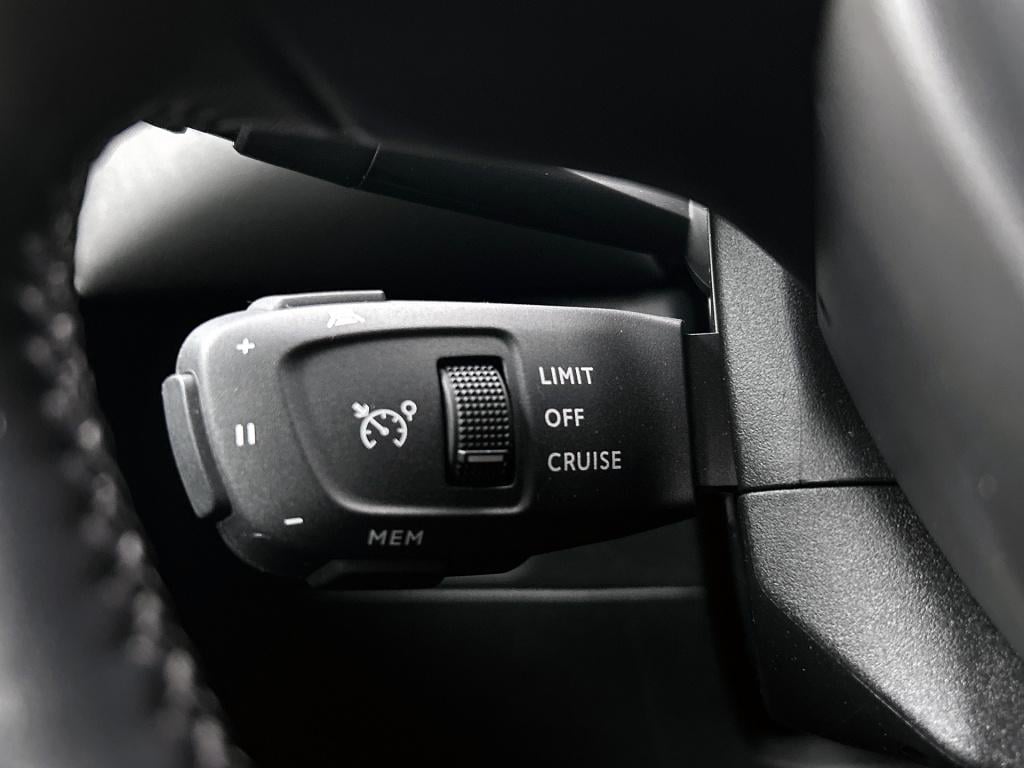 Ds Ds 3 crossback 130 pk automaat grand chic | adaptive cruise | leder | he