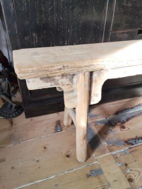 Landelijk houten bankje