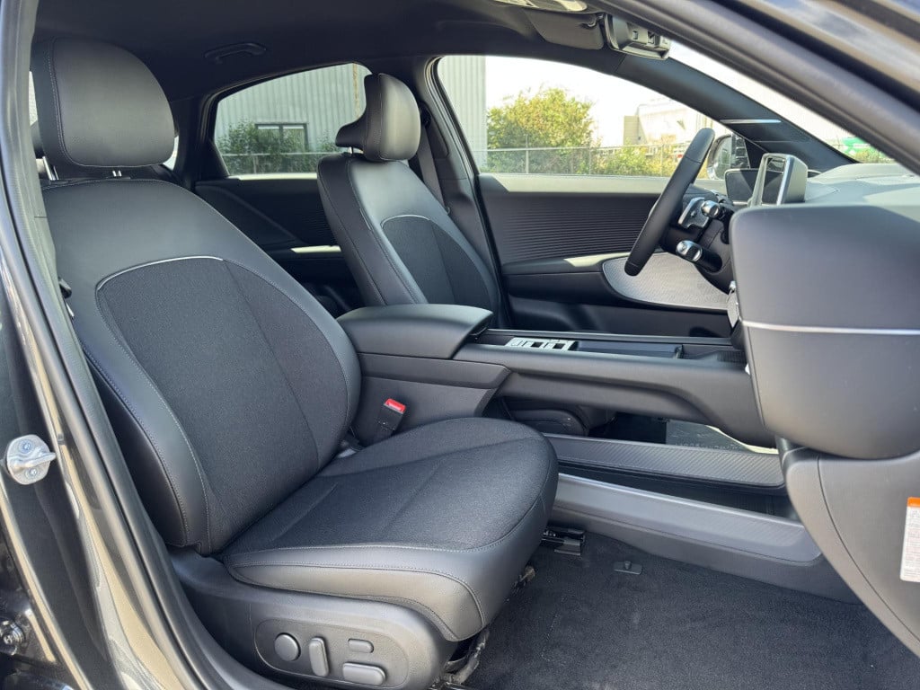 Hyundai Ioniq 6 business 77.4 kwh
