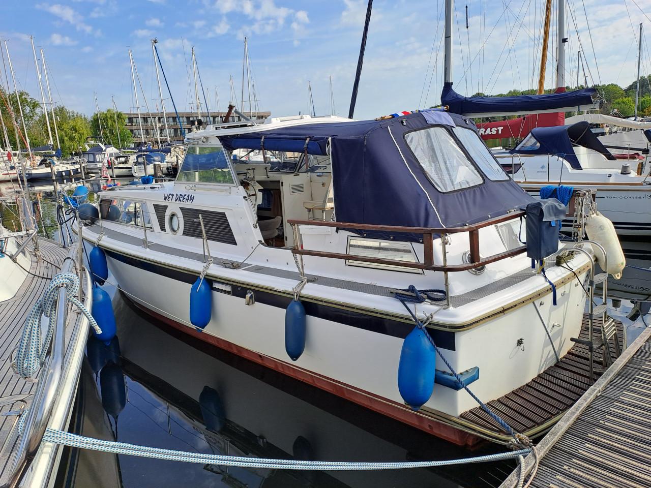 MotorJacht  Amerglass 32 a 9.45 x 3.15x 0.76