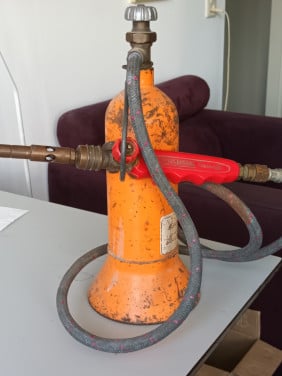 GASFLESJE MET BRANDER