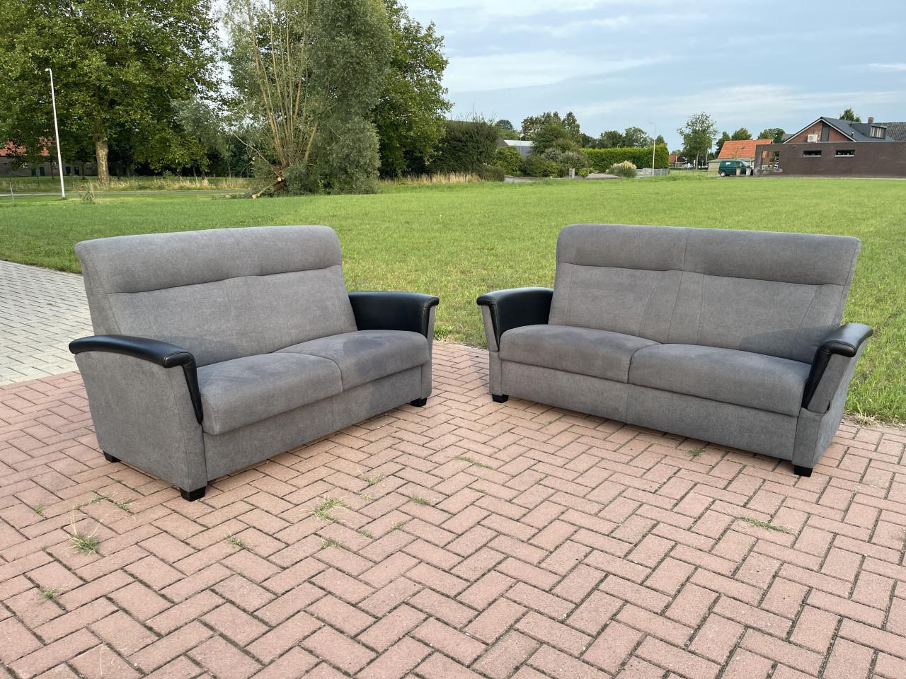 GRATIS LEVERING HEEL NL Antraciet Stoffen Bankstel 3+2,5Zits