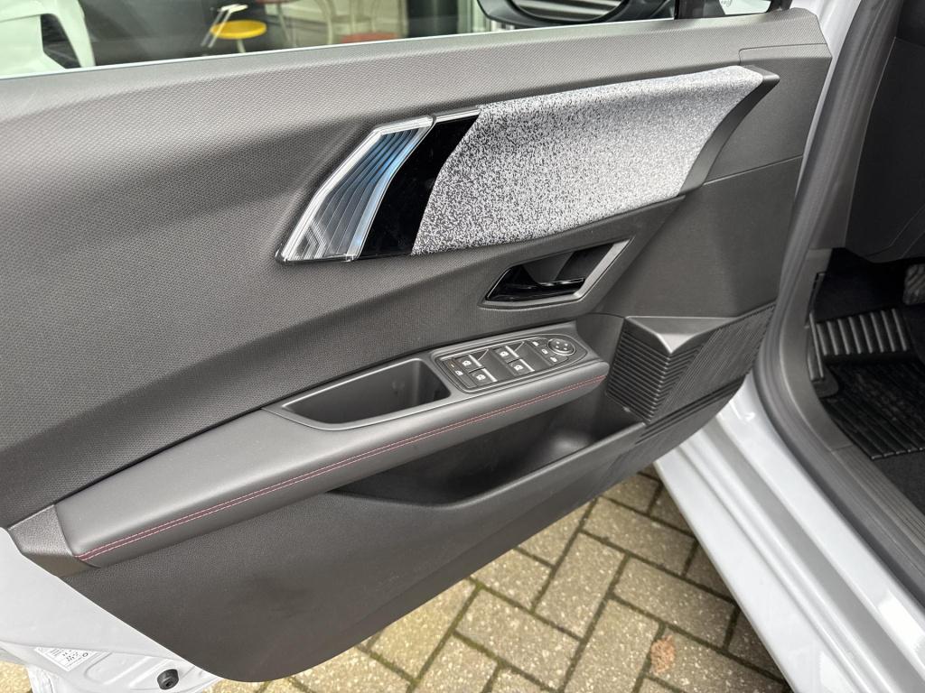 Renault Clio new 1.8 hybrid 160 techno pack première, direct leverbaar!!