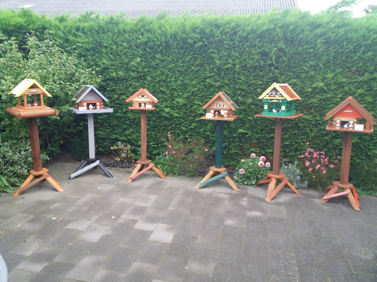 De Leukste Vogelhuisjes , Nestkastjes en voederplateaux zie foto's