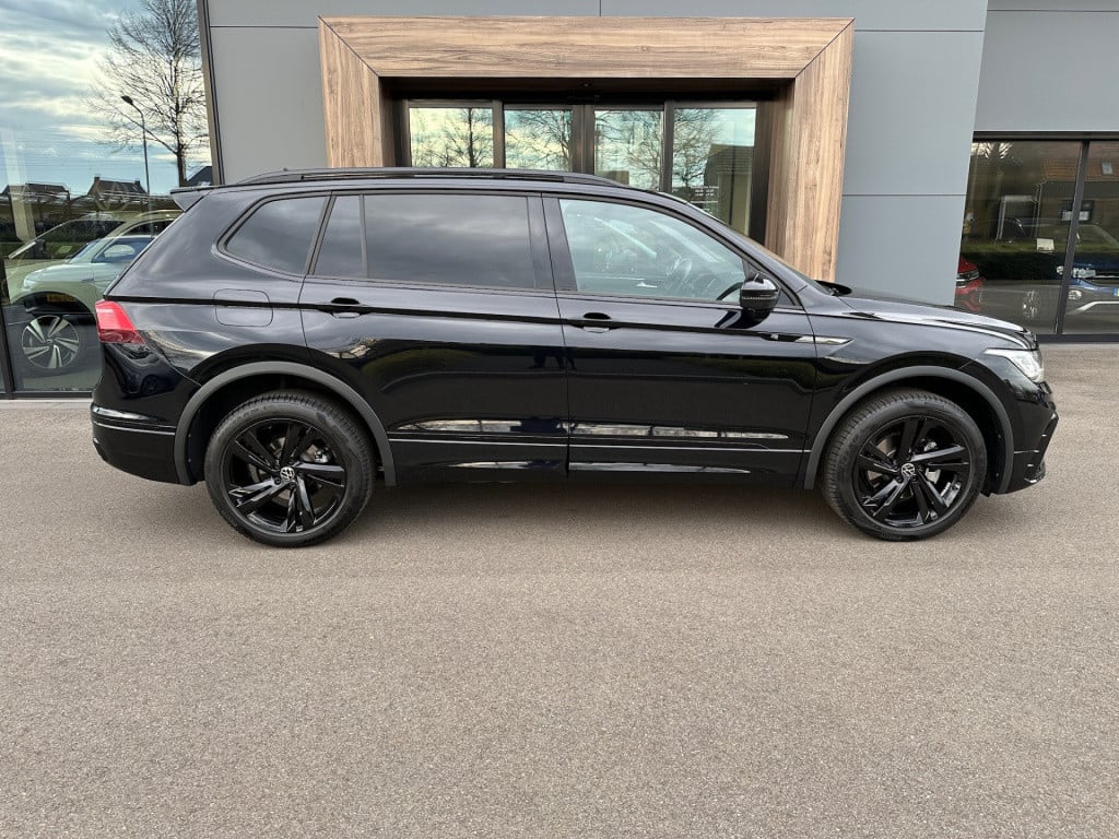 Volkswagen Tiguan Allspace 1.5 tsi 150pk dsg r-line | black line | trekhaak