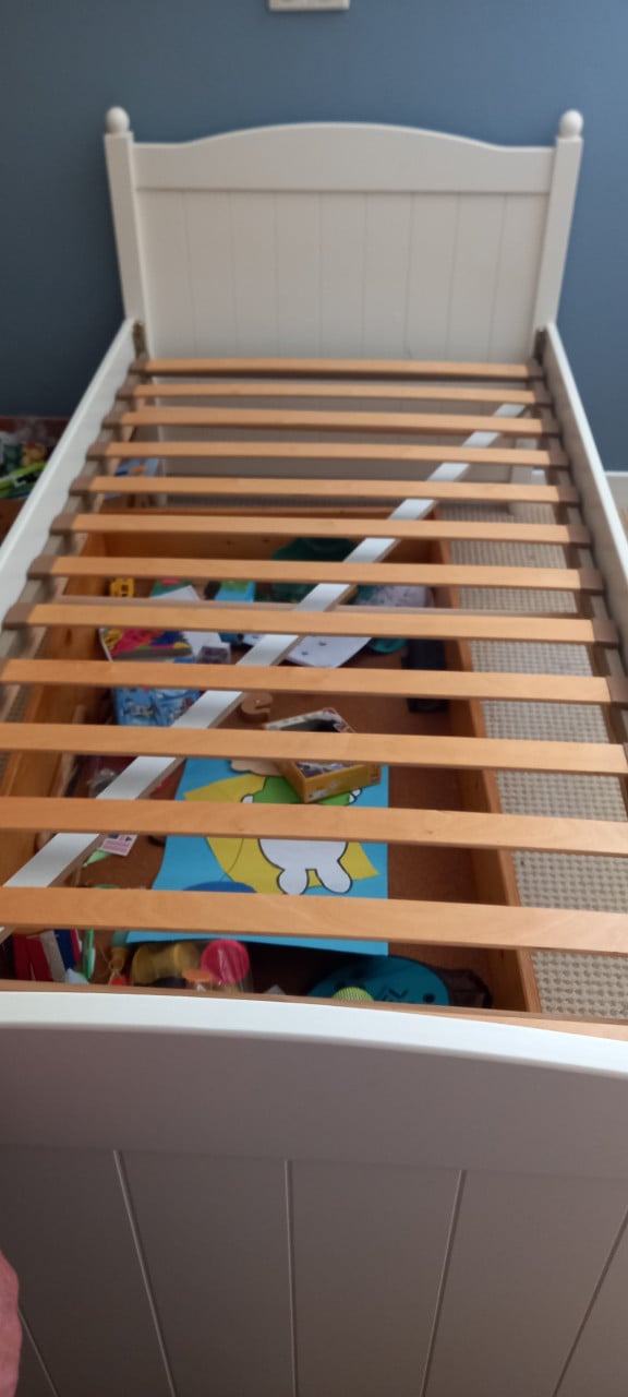Bed wit 1-persoons 200x90