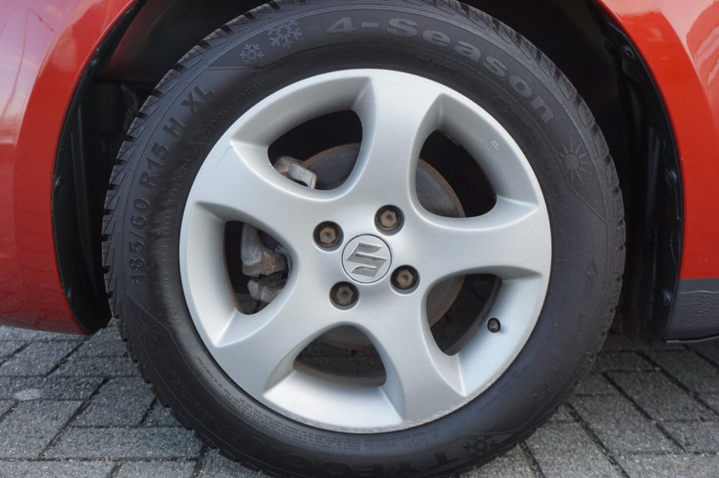 Suzuki Swift 1.5 comfort airco / elektr. ramen / stoelverwarming / lm velge
