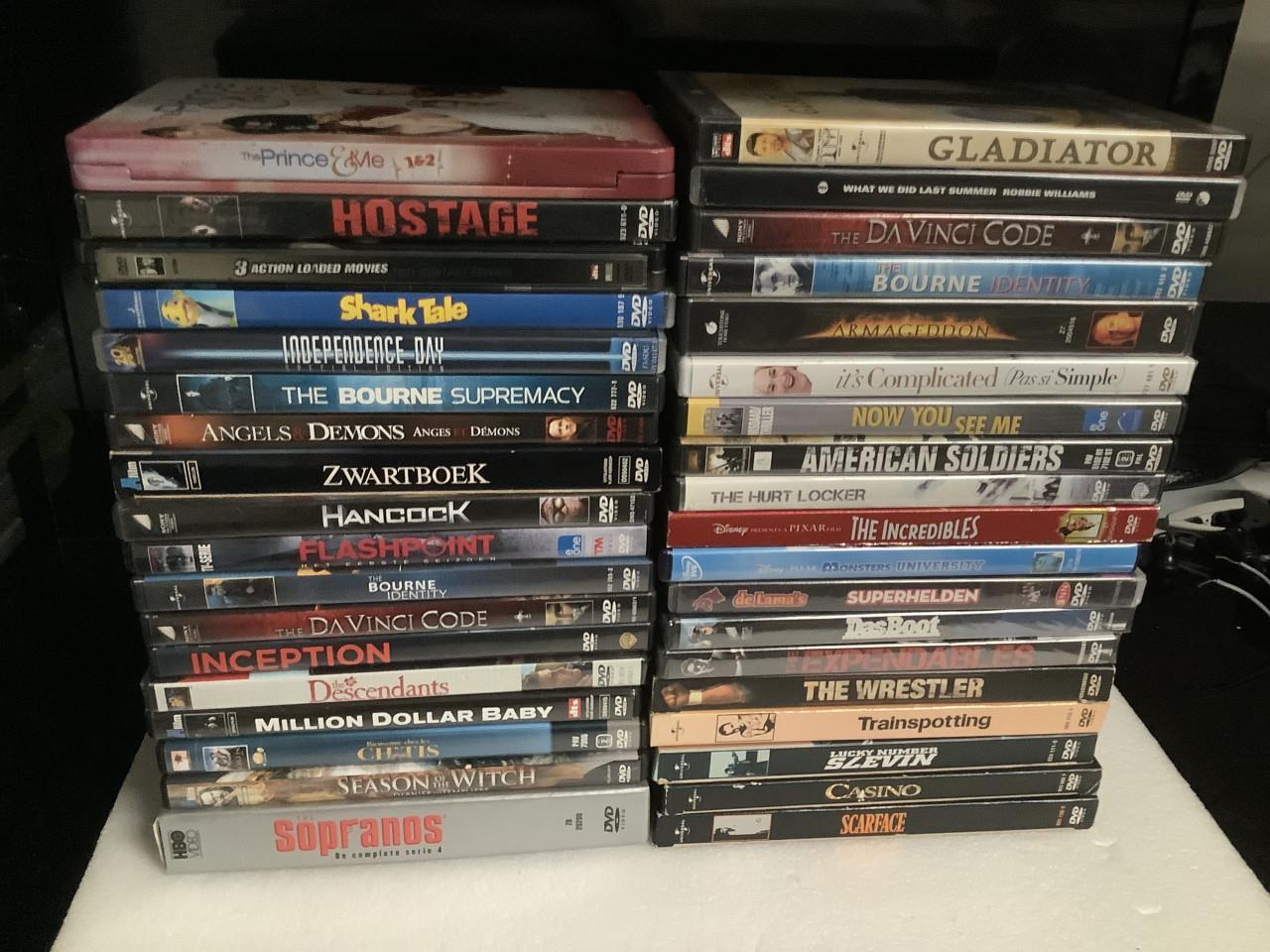 Stapeltje van 36 films op dvd. Kijk naar de bijgeleverde foto’s.