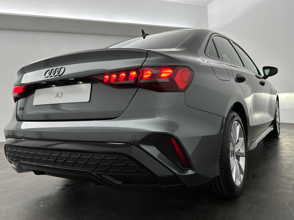 Audi A3 limousine s edition 35 tfsi 110 kw / 150 pk limousine 7 vers