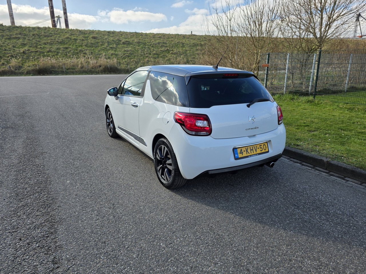 Citroen DS3 1.2 VTi So Chic Met Slecht's 101176km! Werkelijk In Nieuwstaat!