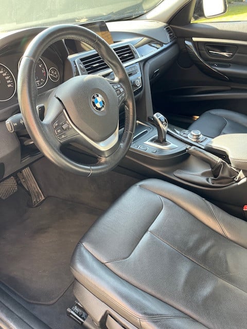 Bmw 320i luxury