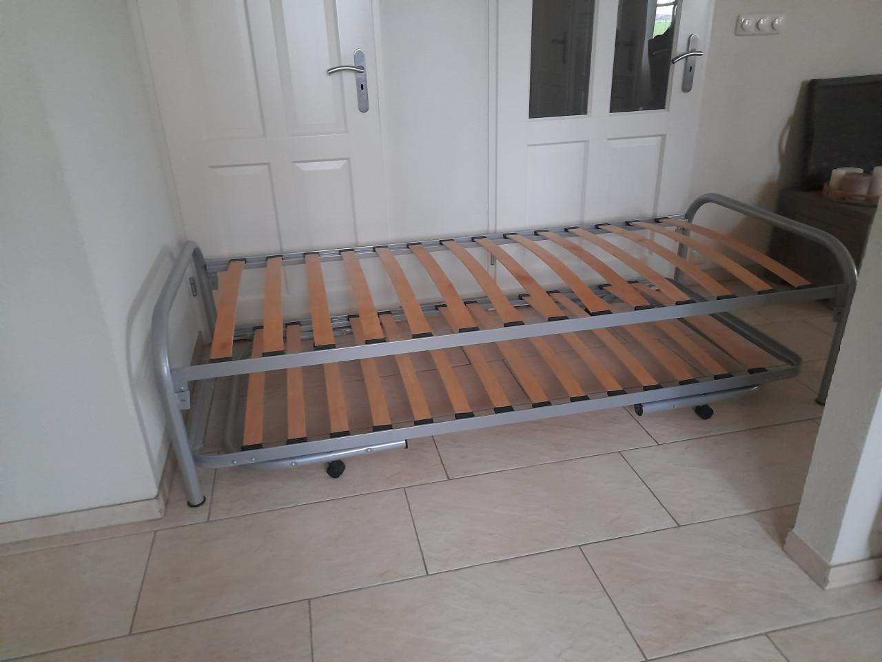 Bed met onderschuif bed  ( in goede staat)