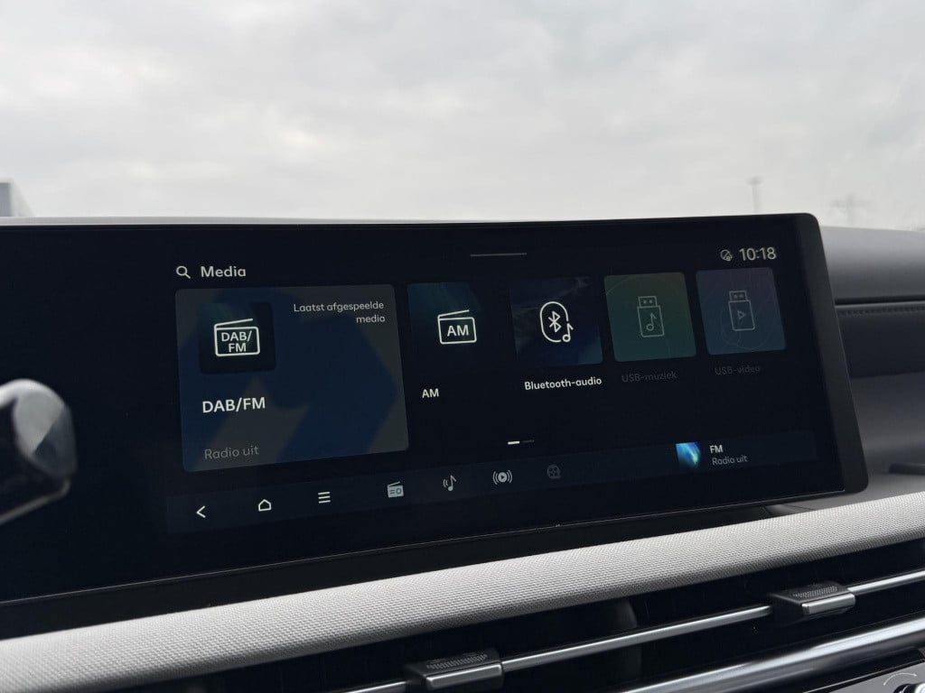 Hyundai Tucson Hybrid 1.6 t-gdi hev premium light grey interior