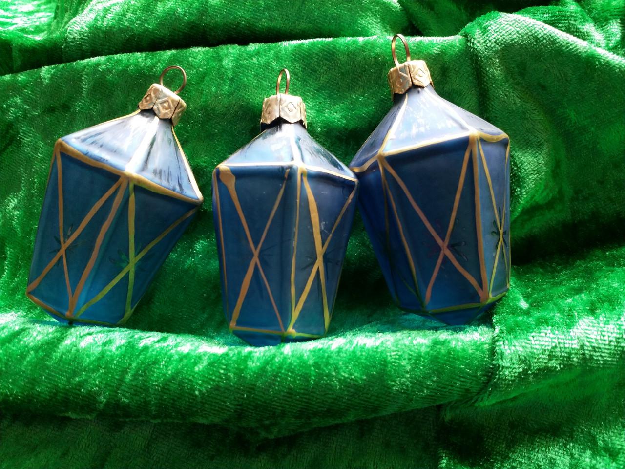 3 glazen, blauwe kerstlantarentjes