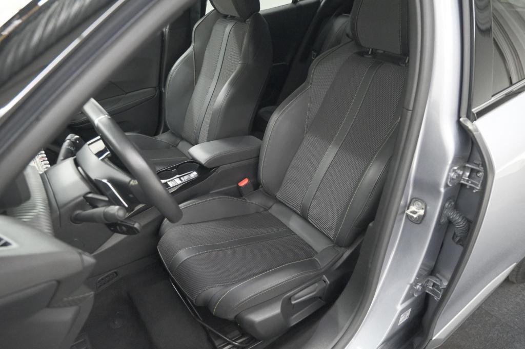 Peugeot 2008 1.2 hybrid 145 gt | camera | apple carplay | parkeersensoren