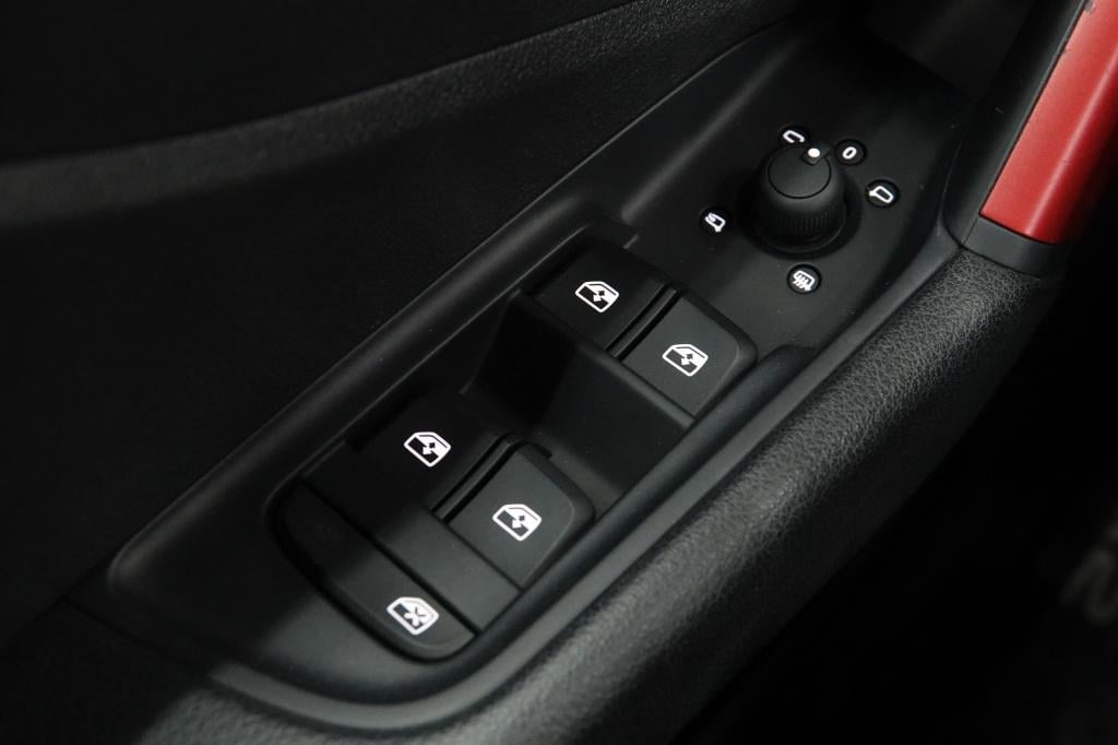 Audi Q2 1.4 tfsi | bluetooth | pdc | 19" |